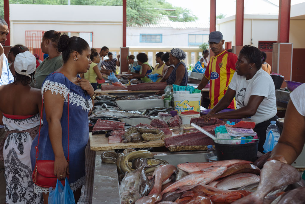 Interior del mercado do Peixe de Mindelo