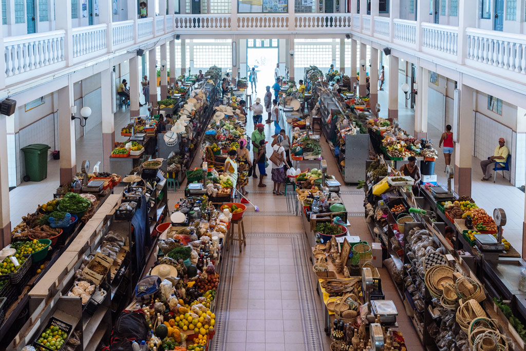 Puestos en el mercado municipal de Mindelo