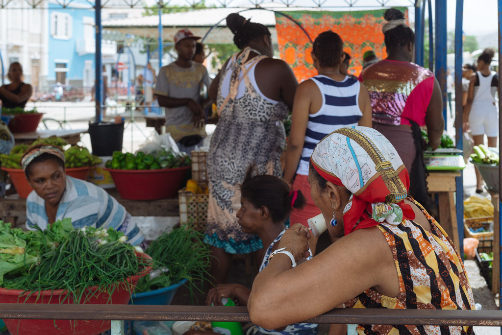 Vendedora en el mercado de plaza da Strella 