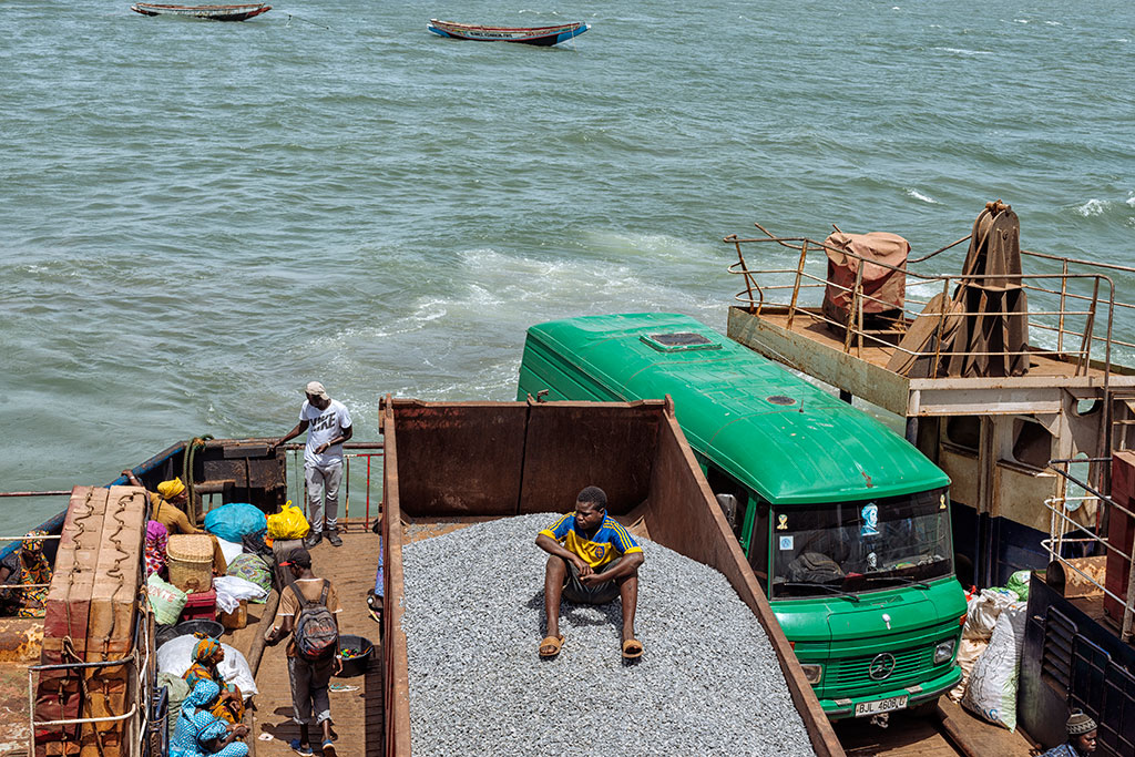 Ferri que une Banjul y Barra, Gambia