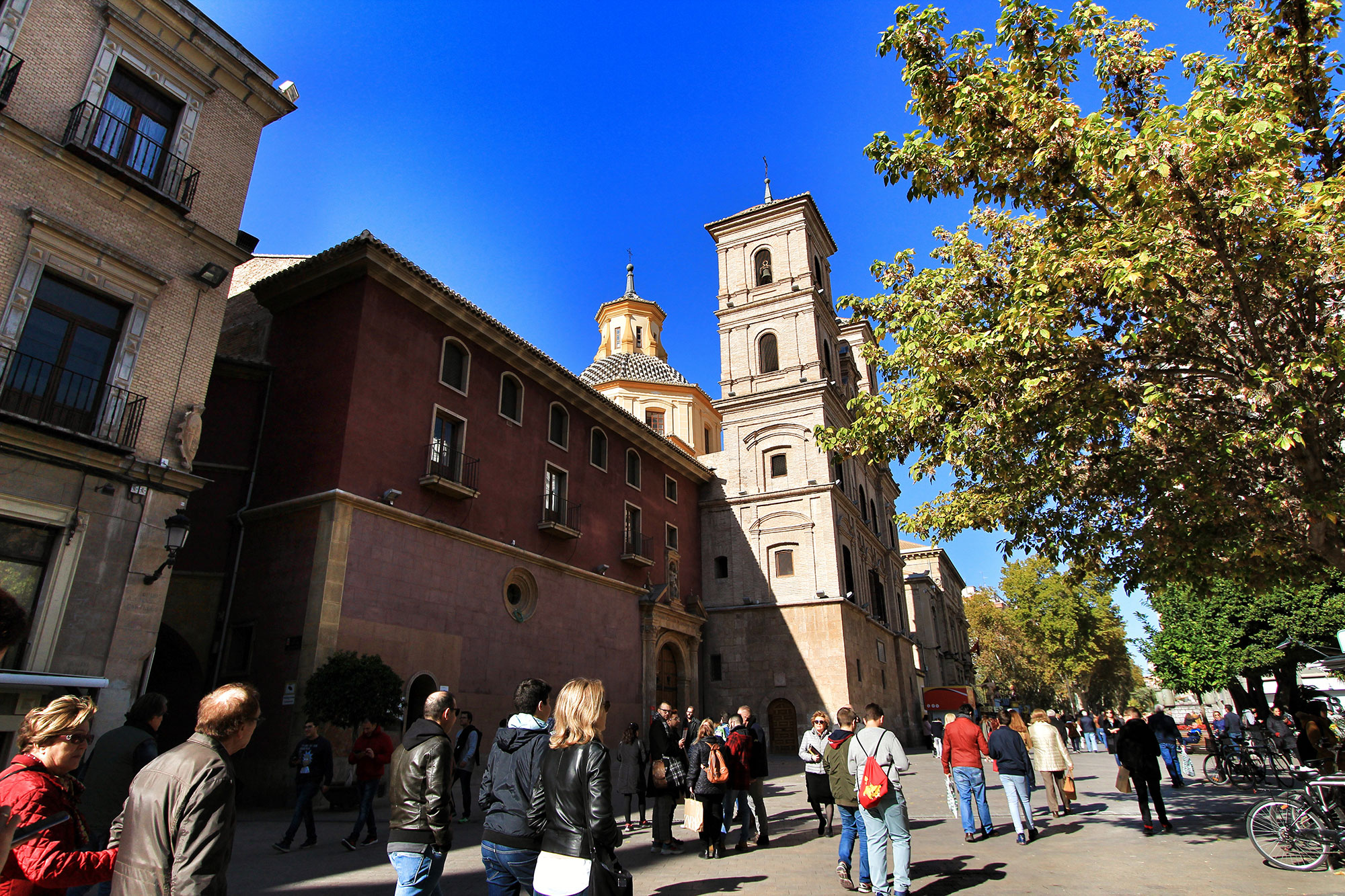 Avenida Alfonso X el Sabio en Murcia, imagen de istock