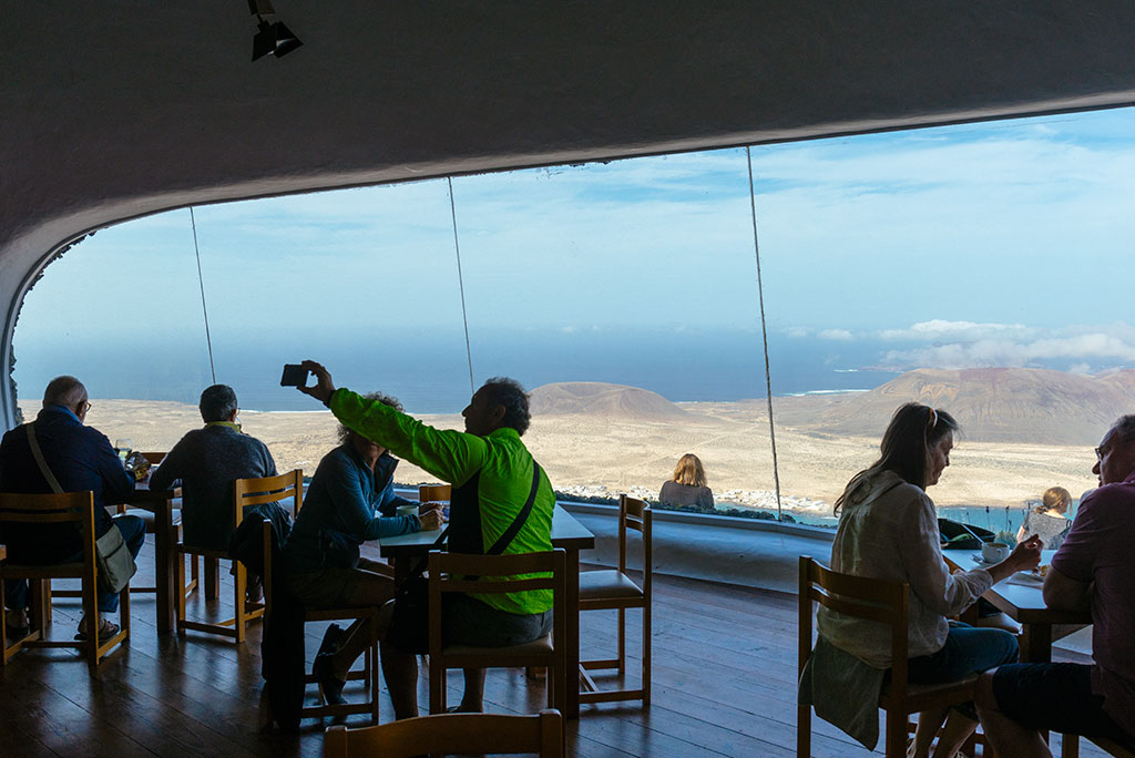 Interior del Mirador del Rio de Cesar Manrique