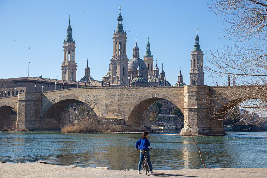 Basílica del Pilar y Puente de Piedra Zaragoza