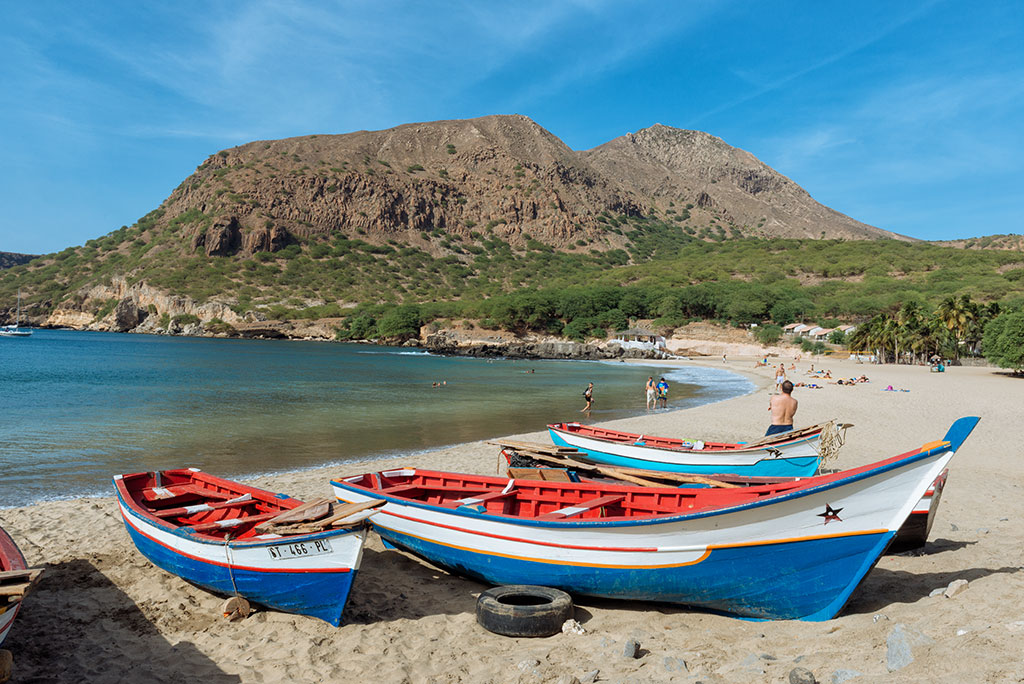 Barcas en la playa de Tarrafal