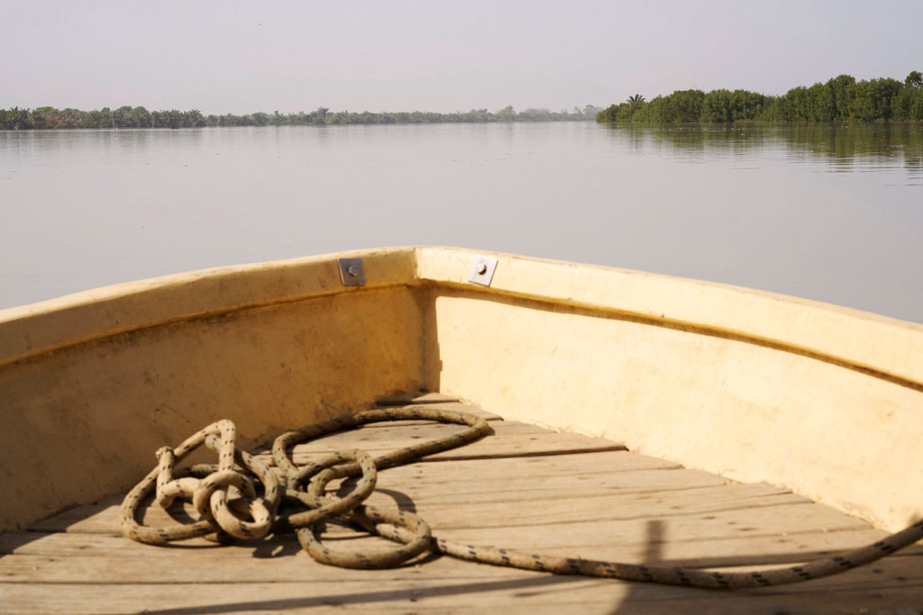 Barca en rio Gambia