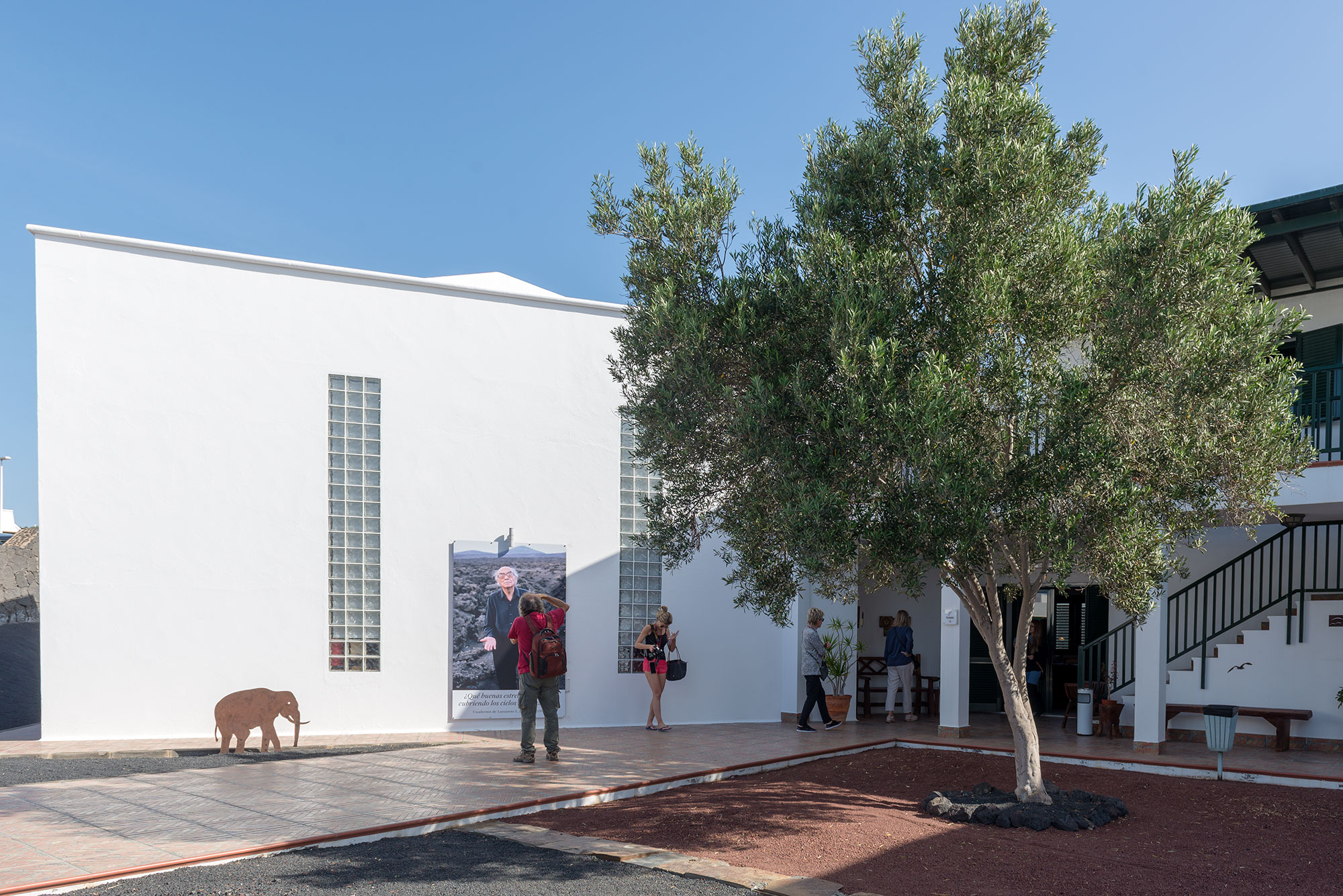 Fachada Biblioteca Saramago