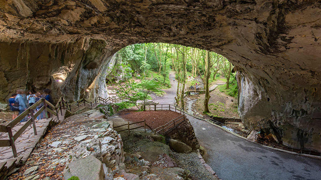 Cuevas de Zugarramundi