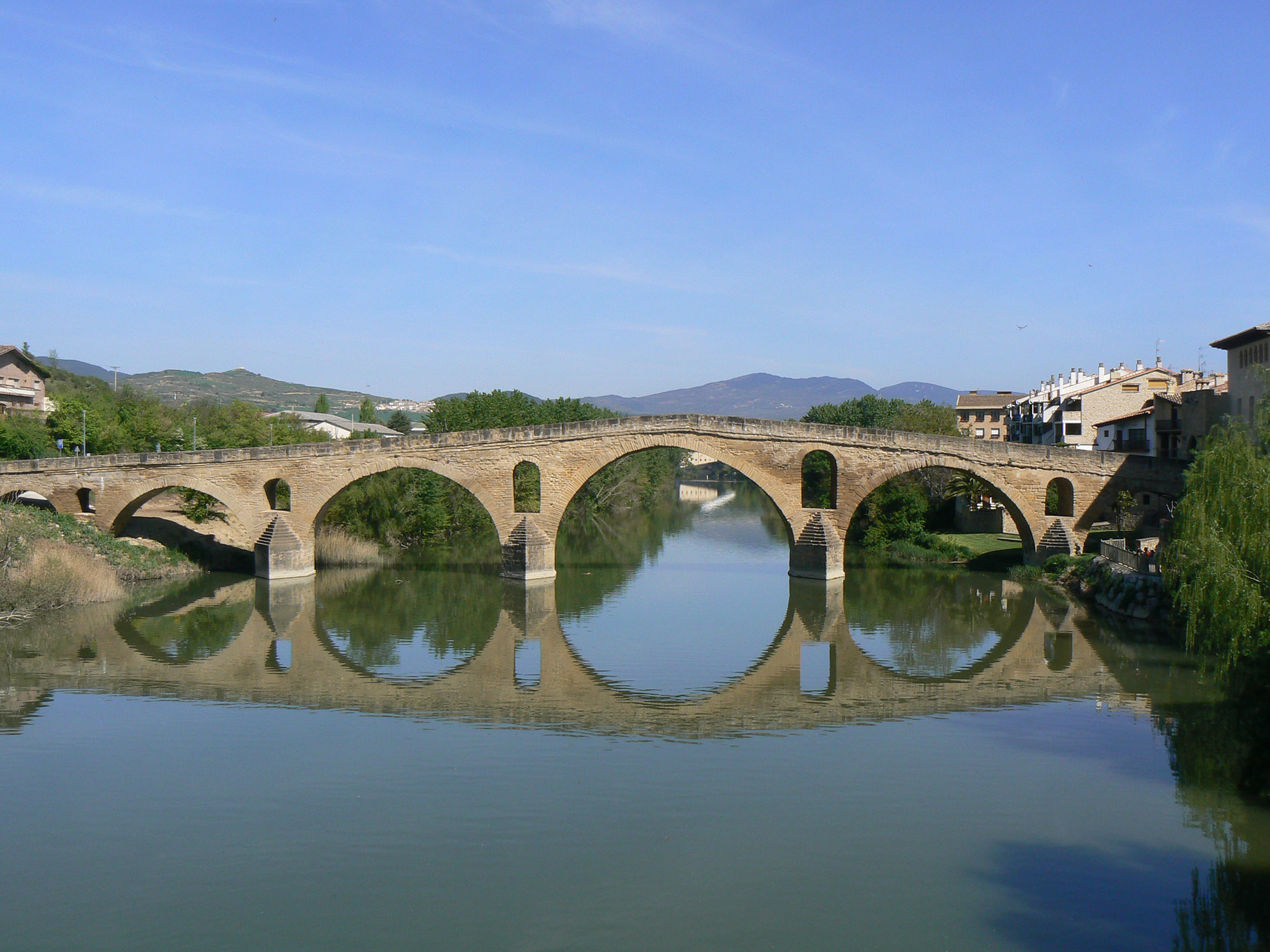 Puente de la reina Camino de Santiago