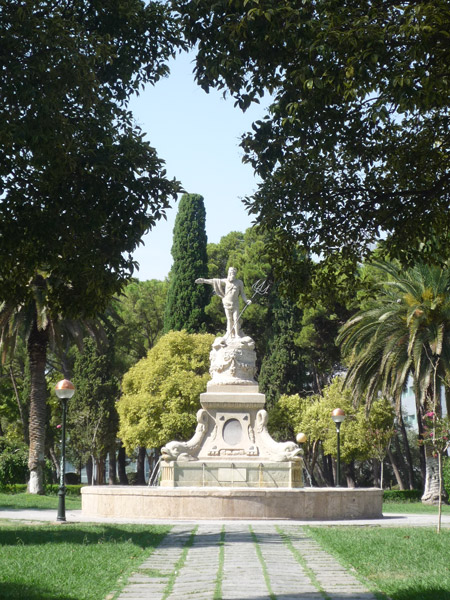 Parque Jose Antonio Labordeta Zaragoza escapada cultural a Zaragoza