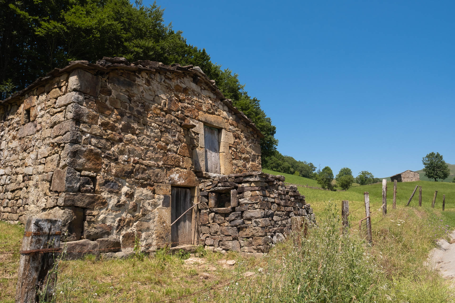 Cabaña en los valles pasiegos