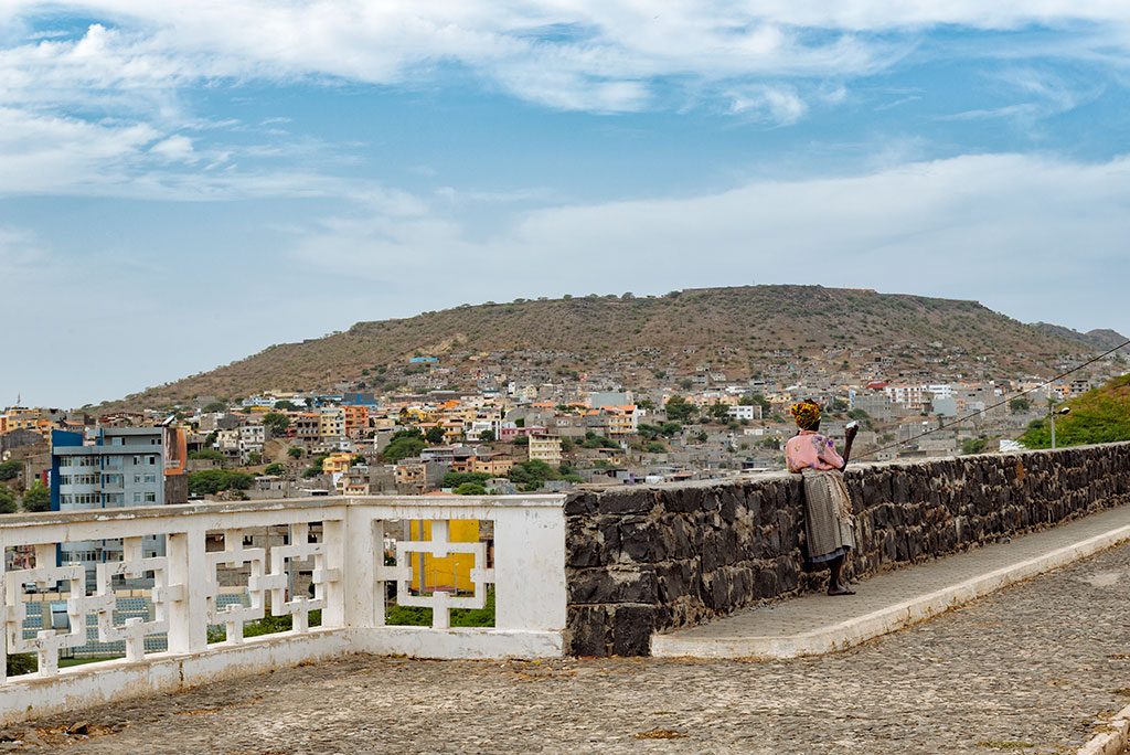 Viajar a Cabo Verde: Mujer en Praia