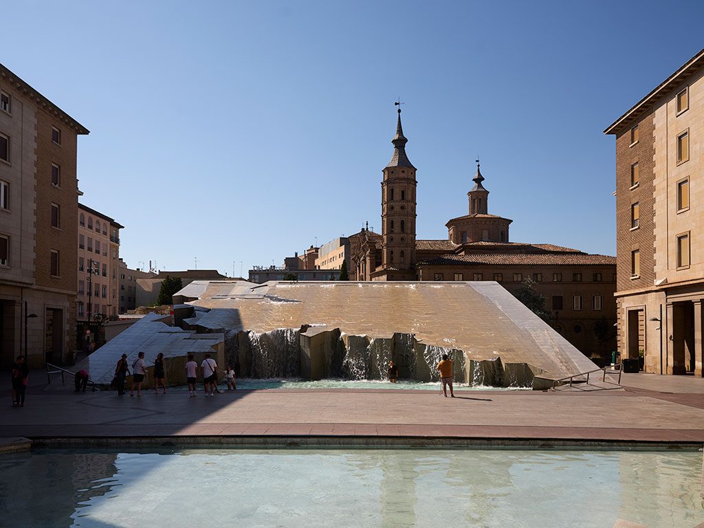 Plaza de la Basílica del El Pilar en Zaragoza