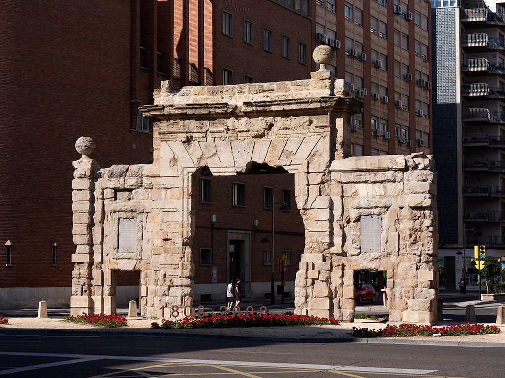 Puerta del Carmen, la única puerta que sobrevive de las antiguas doce puertas de la ciudad de Zaragoza.