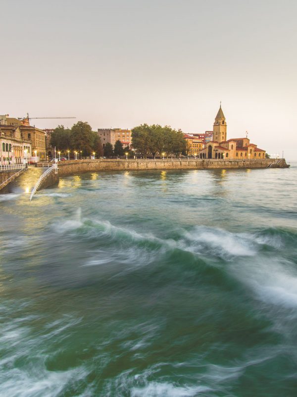 Gijón al amanecer