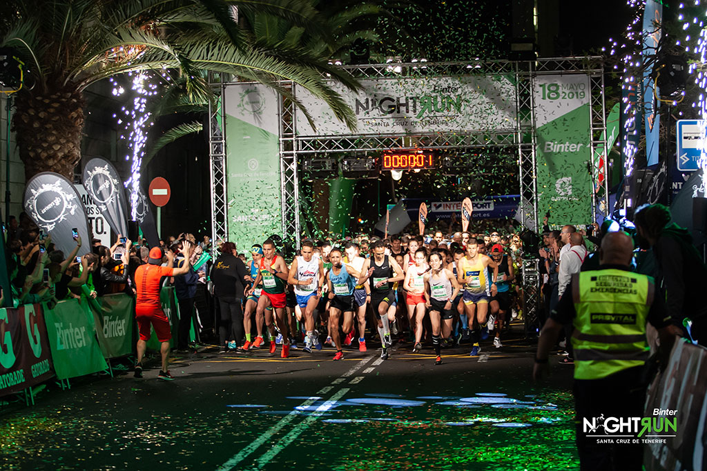 Escribir Fragante País de origen Binter Night Run, la marea verde vuelve a tomar las calles - Viajar es vivir Escribir Fragante País de origen Binter Night Run, la marea verde vuelve a tomar las calles - Viajar es vivir